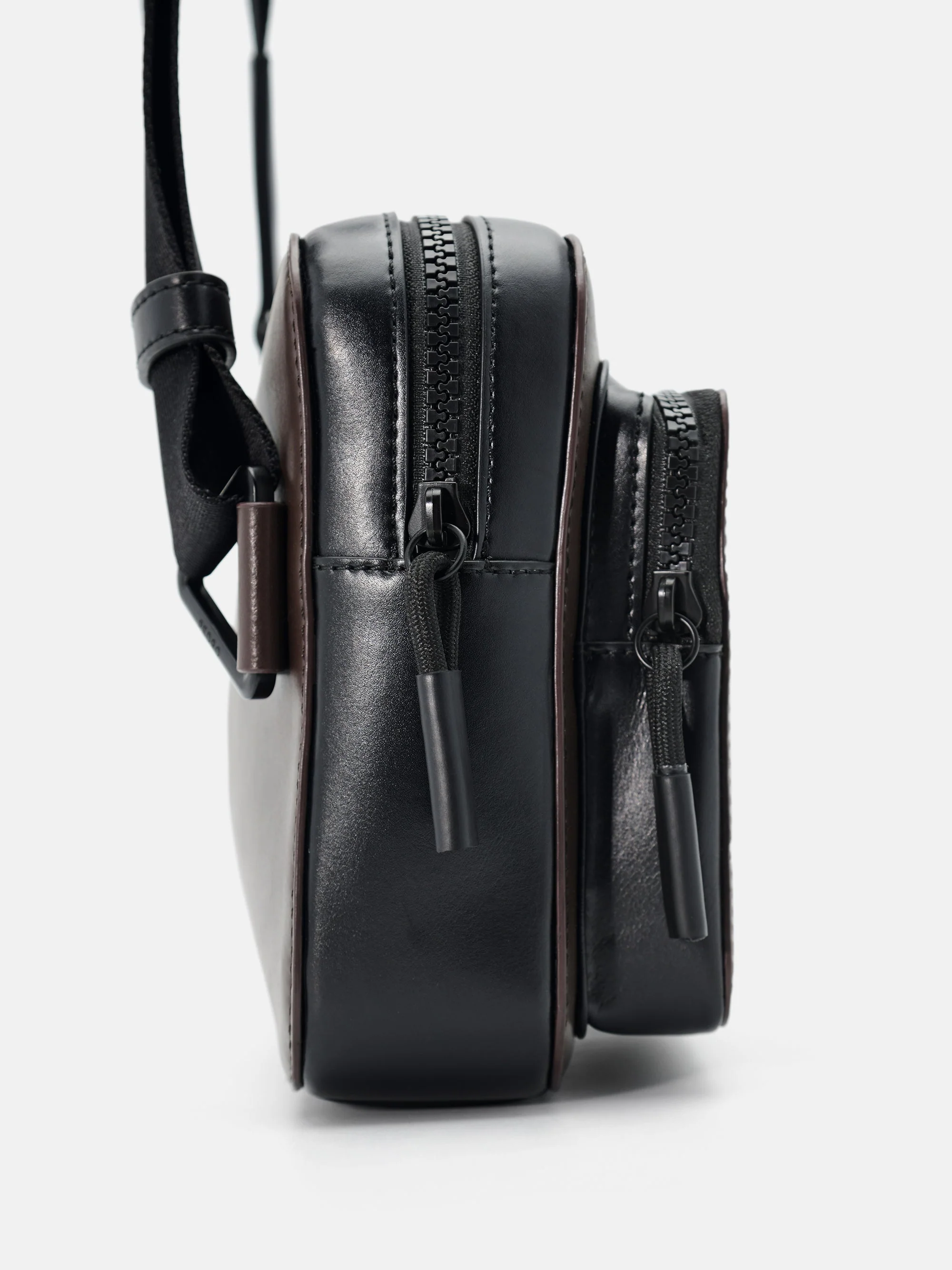 Flynn Casual Sling Bag - Image 4