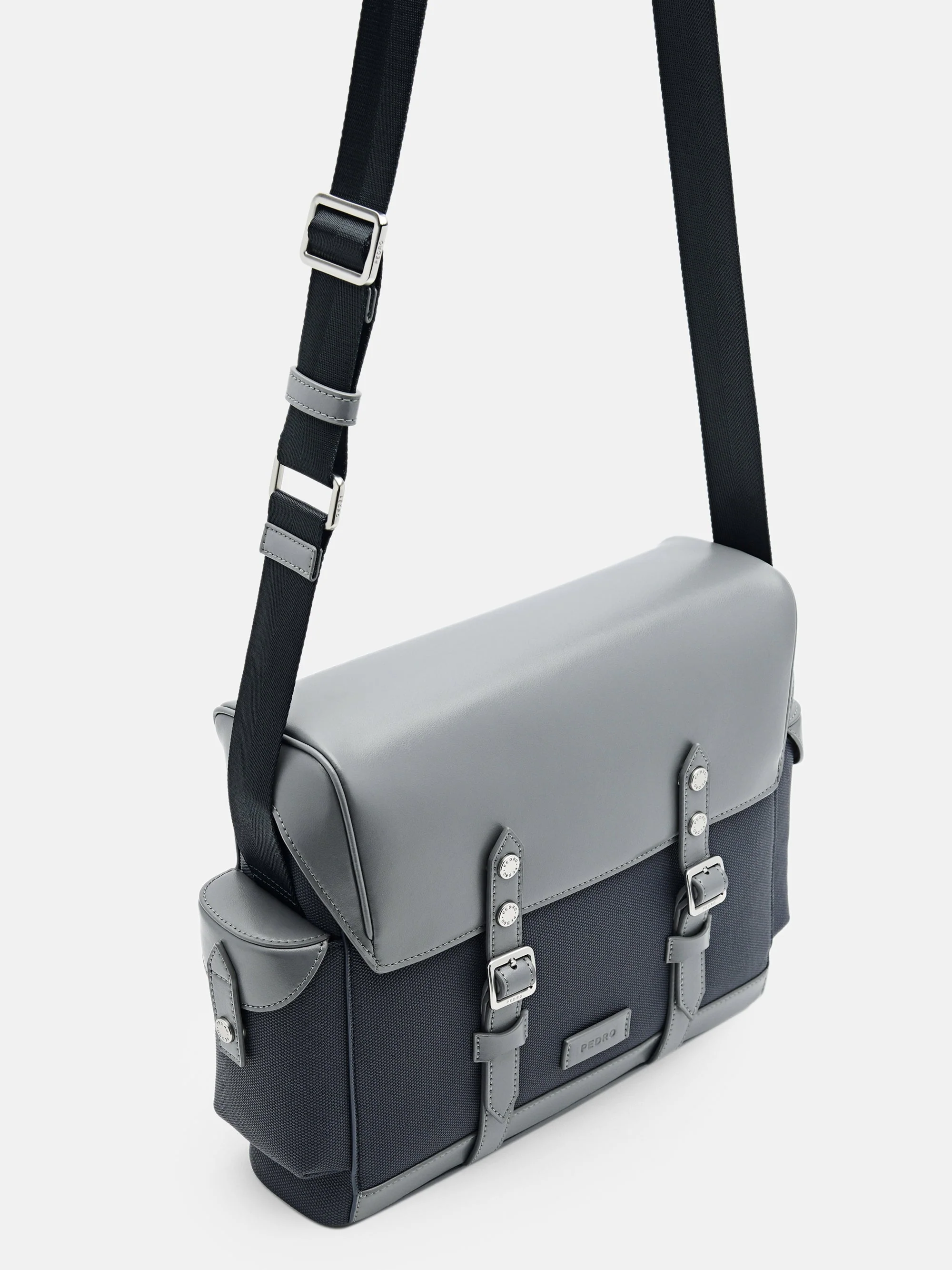 Jones Messenger Bag - Image 5