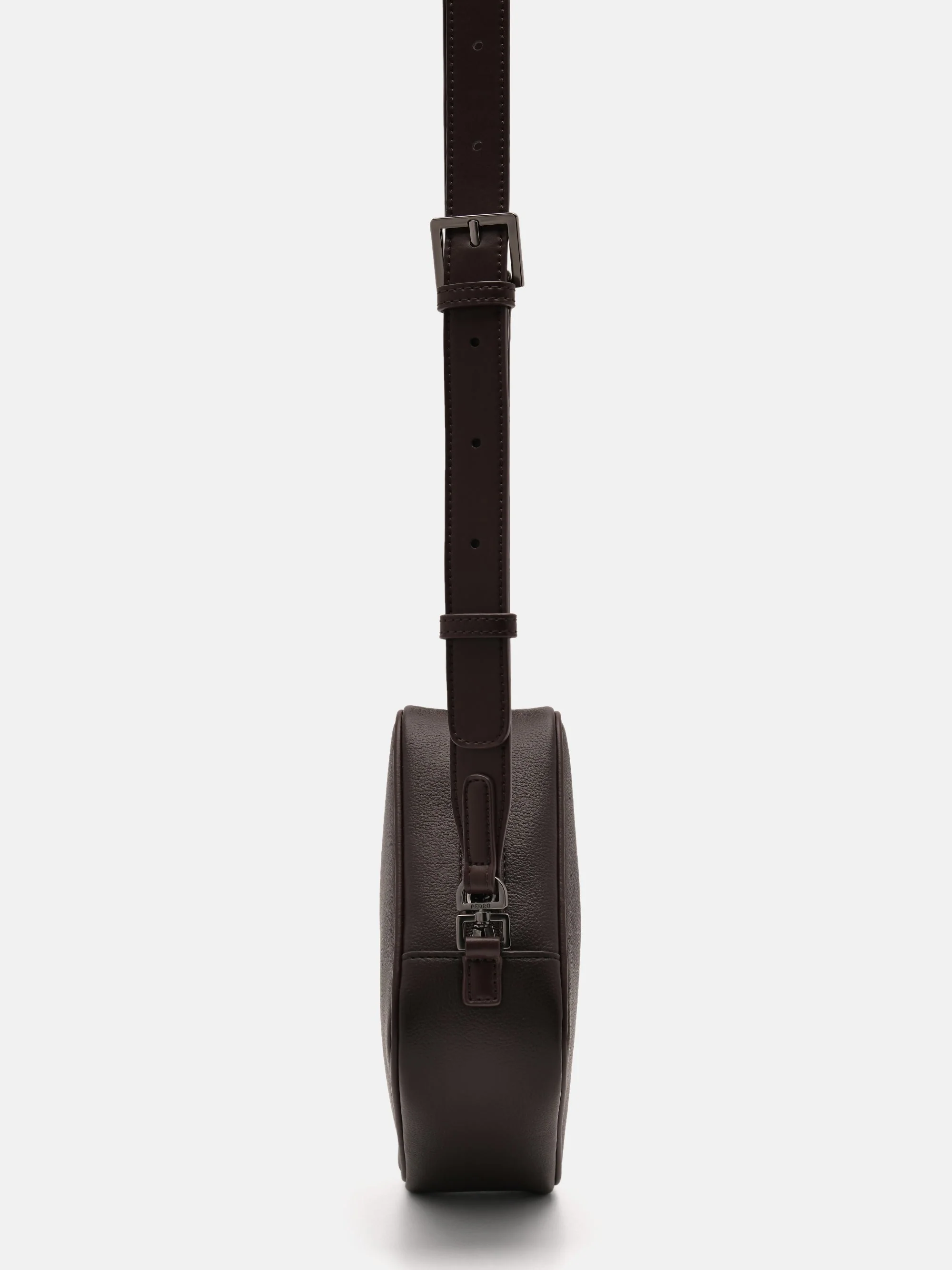 Carlsen Sling Bag - Image 11