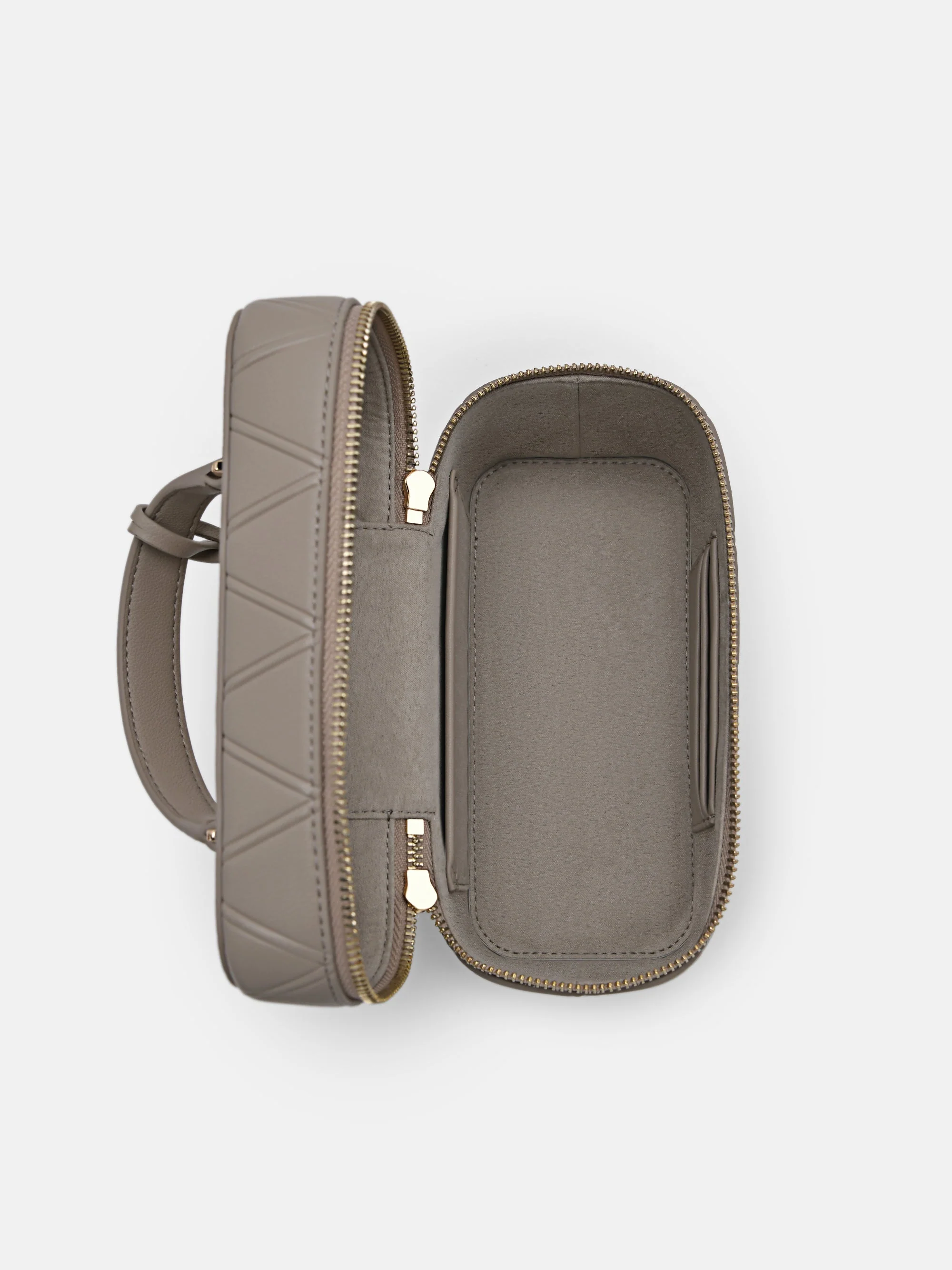 Ari Boxy Shoulder Bag - Image 12